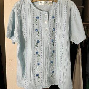 SHENANIGANS Blouse Womens‎ Small Light Blue Embroidered Floral Short